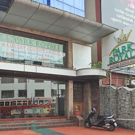 Kochi Hotel Park Royale מראה חיצוני תמונה